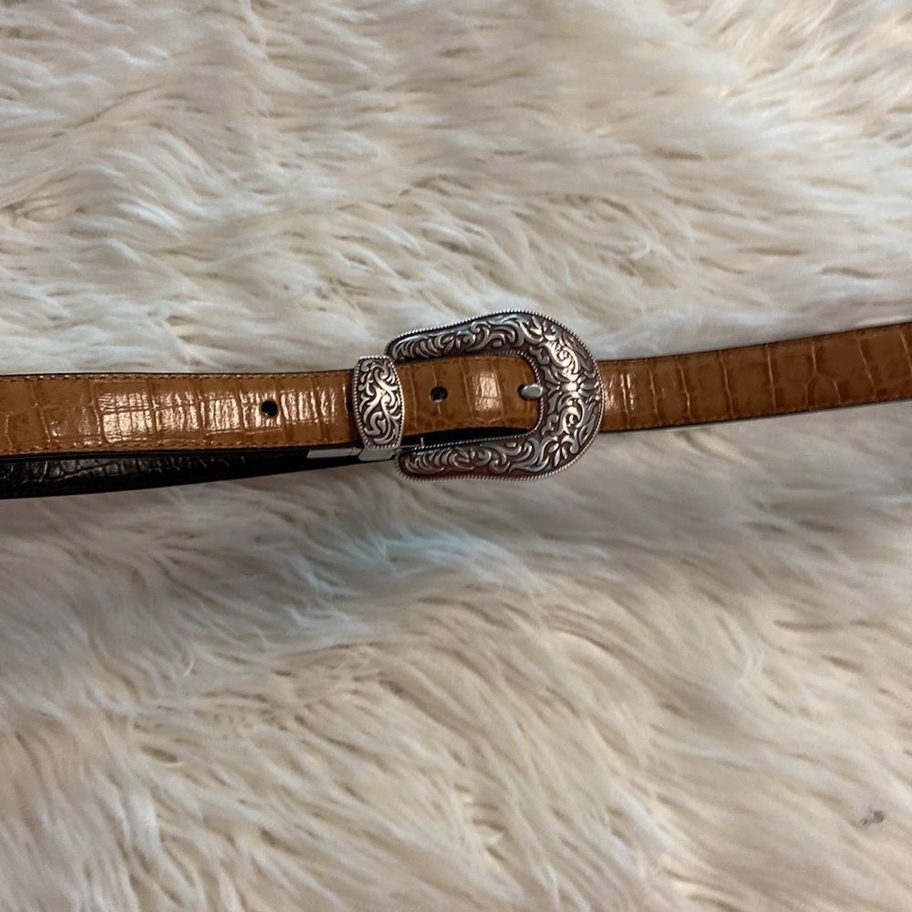 Coldwater Creek Tan  Croc-Embossed Belt with Silver Buckle size 34 BNWOT - Picture 6 of 8
